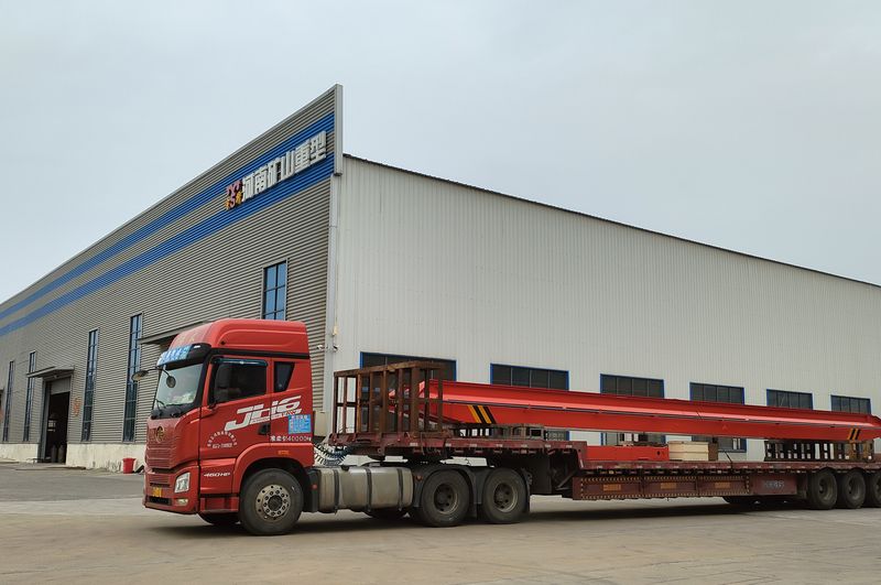 電動(dòng)單梁起重機(jī)3臺(tái) LD5t—16.8m LD3t—16.5m /2臺(tái) 制作完成，發(fā)往江西南昌交付客戶使用。