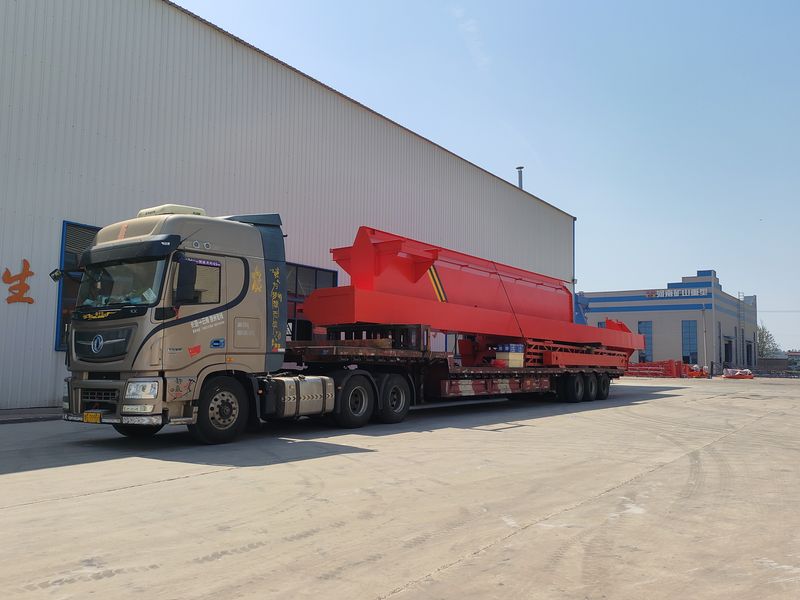 電動(dòng)葫蘆門式起重機(jī) MHxh16t—32m 制作完成，發(fā)往新疆交付客戶使用。